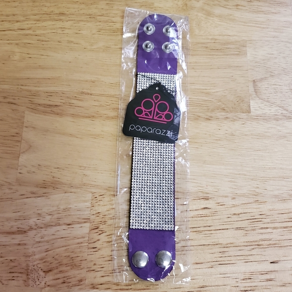 Paparazzi Roll With The Punches Bracelet - Picture 3 of 3